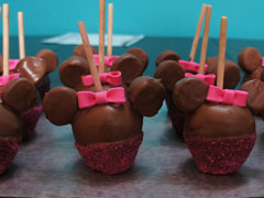 Minnie Mouse Candy Apples
